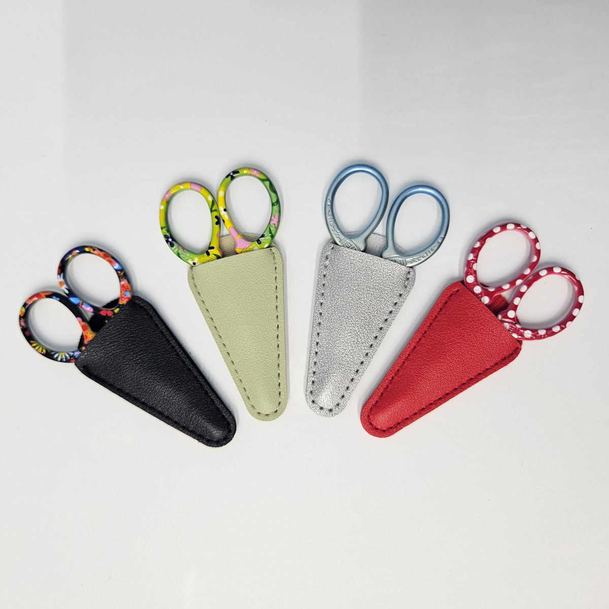 Scissors w/ Faux Leather Case